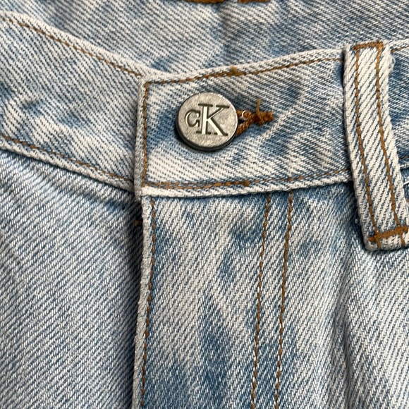 Calvin Klein Vintage Shorts - Picture 4 of 9